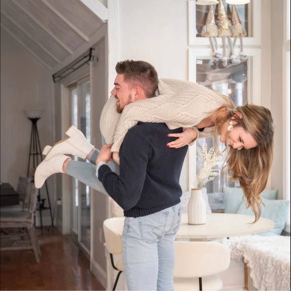 Meet your Posher, Keara - Picture 1 of 1